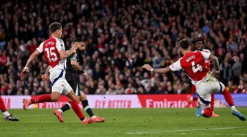 صافرة البداية.. موعد وقناة نقل مباراة ليفربول وأرسنال في الدوري الإنجليزي